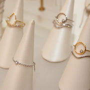 ARIA - 18ct gold, 0.08ct diamond adjustable chain ring