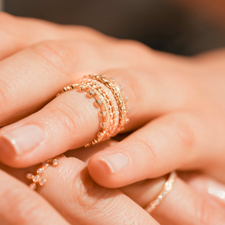 Meher 18ct yellow gold soverign diamond ring