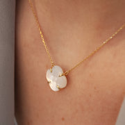 Morganne Bello 18ct yellow gold Victoria clover mother of pearl necklace