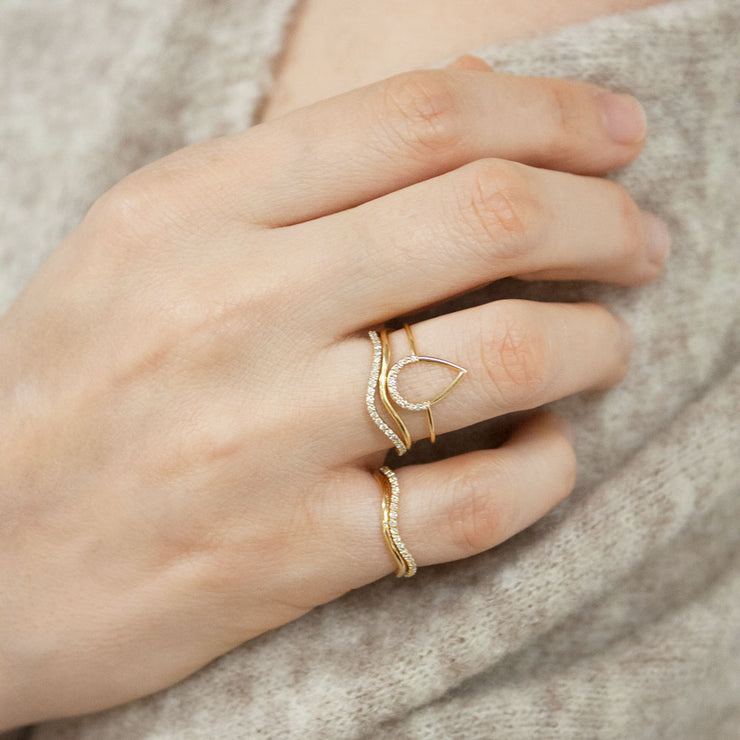 The Alkemistry 18ct yellow gold diamond wave pinky ring