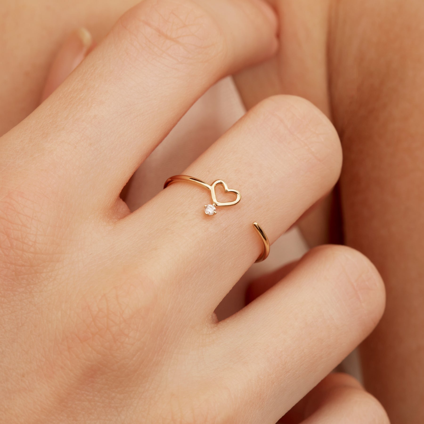 Ruifier 18ct yellow gold scintilla amore diamond heart ring The